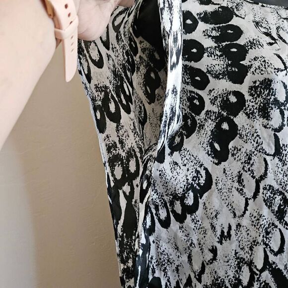 Vince Camuto Poncho Blouse - Picture 4 of 8